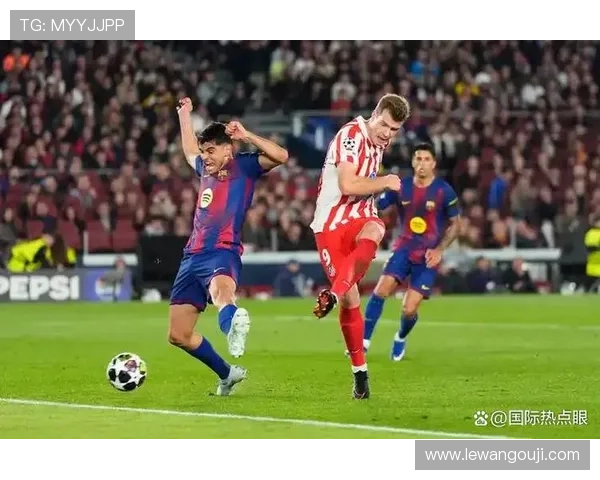 欧冠小组赛激战正酣 巴萨强势崛起 曼联遭遇困境球队形势复杂